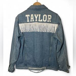 Upcycled‎ Women L TAYLOR White Fringe Button Blue Denim Jacket With Pockets